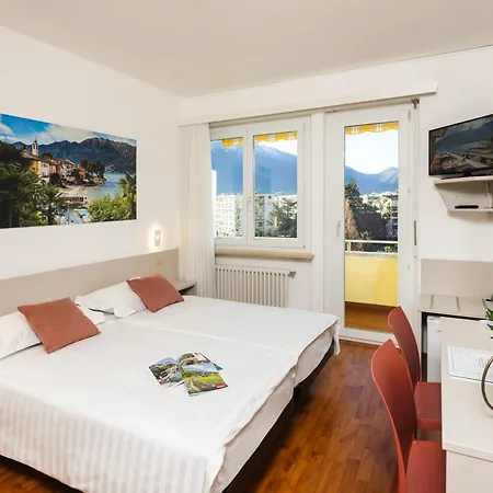 Rondinella 2* לוקרנו