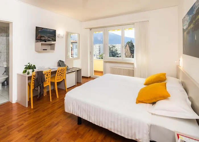 Rondinella Локарно