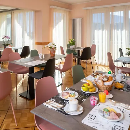 Hotell Rondinella 2*